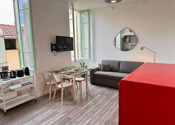 Carre D\'Or: Very Central Calm Cozy 2Br, With Wi-Fi