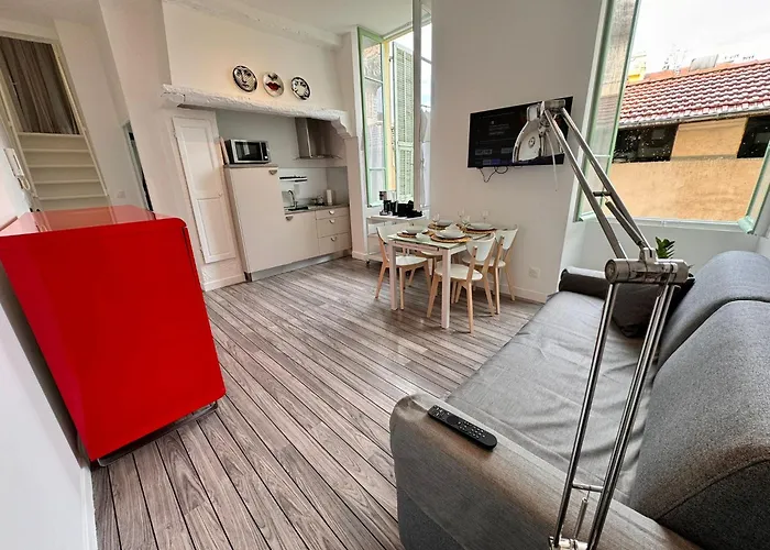 Carre D\'Or: Very Central Calm Cozy 2Br, With Wi-Fi