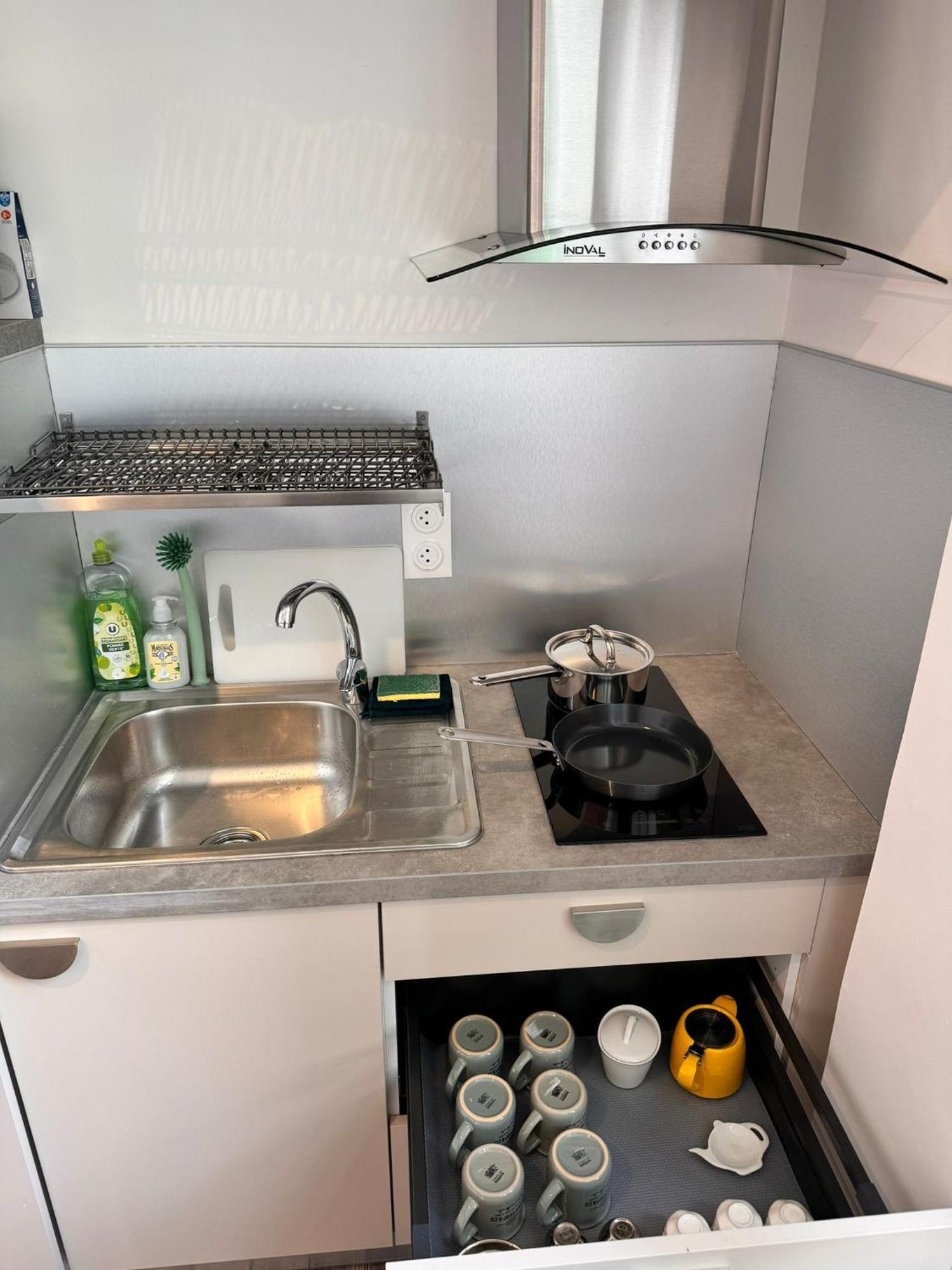Apartment Carre D'or: Very Calm Cozy 2br, With Wi-fi *