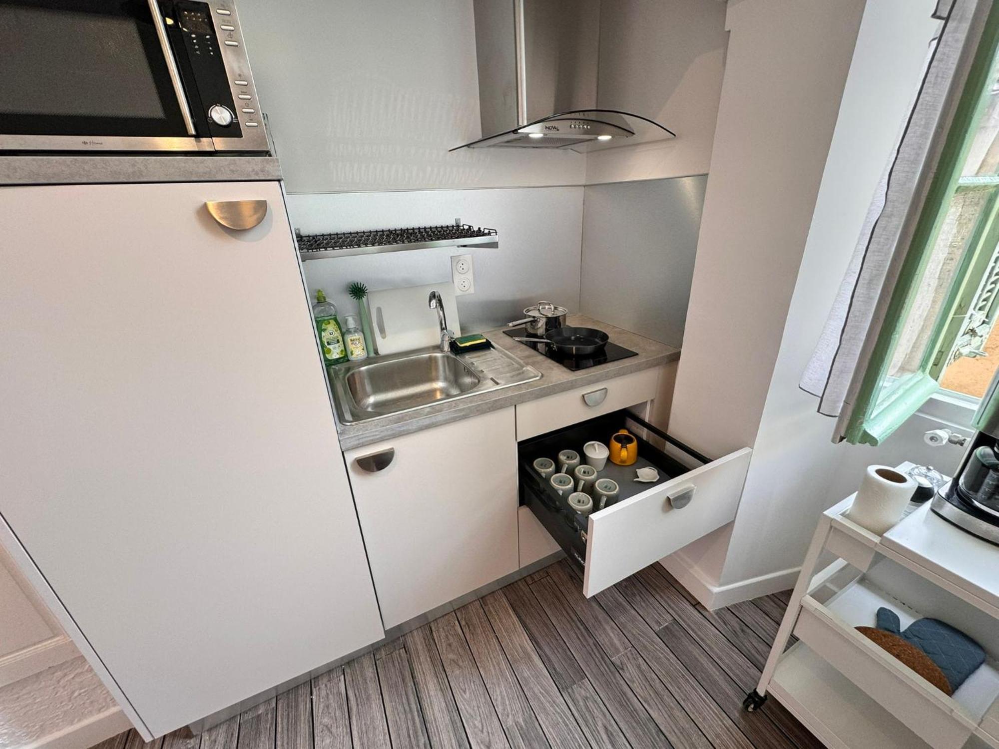 Carre D'or: Very Calm Cozy 2br, With Wi-fi Appartement *