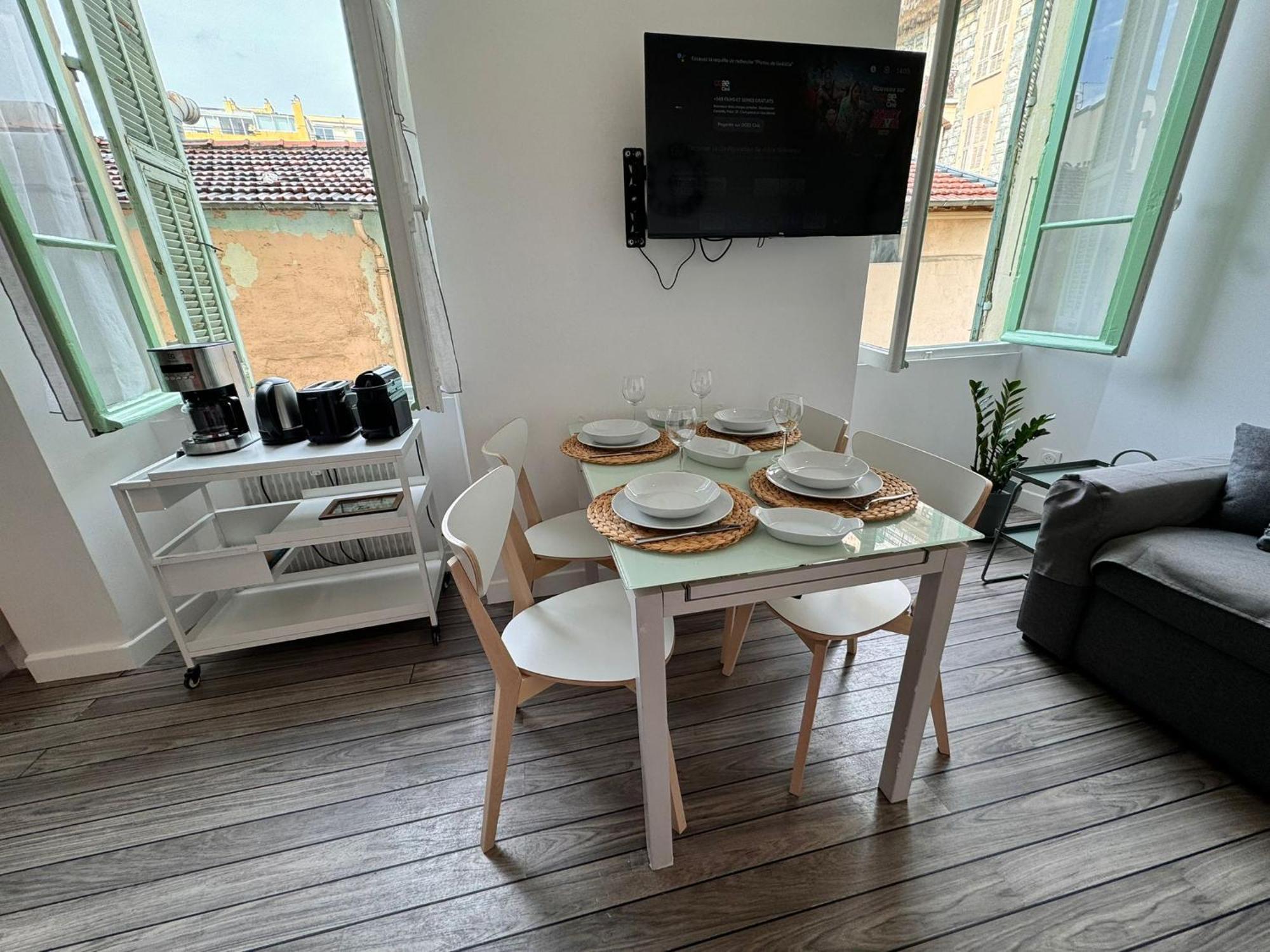 Carre D'or: Very Calm Cozy 2br, With Wi-fi Appartement *